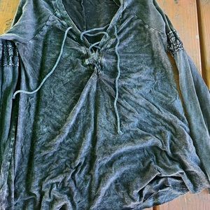 PARTY GREY DISTRESSED LOOK TOP, bell sleeves, half lace up front, sz large